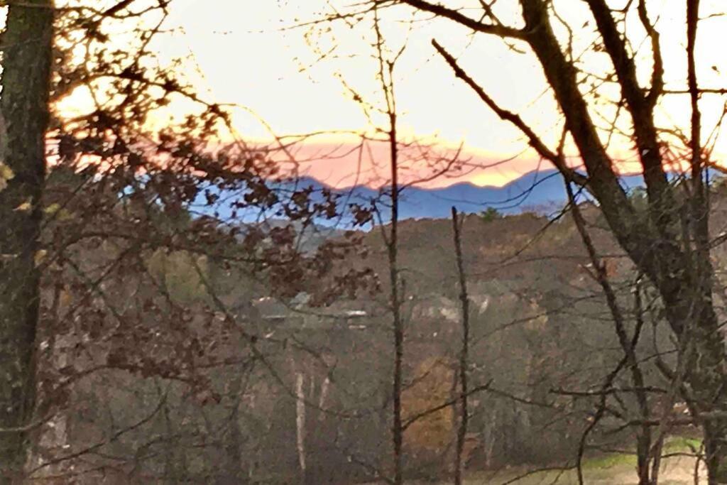 Serenity Views Comfort - Close To City & Parkway! Weaverville Esterno foto